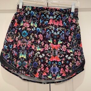 Lululemon Floral Patterned Skirt